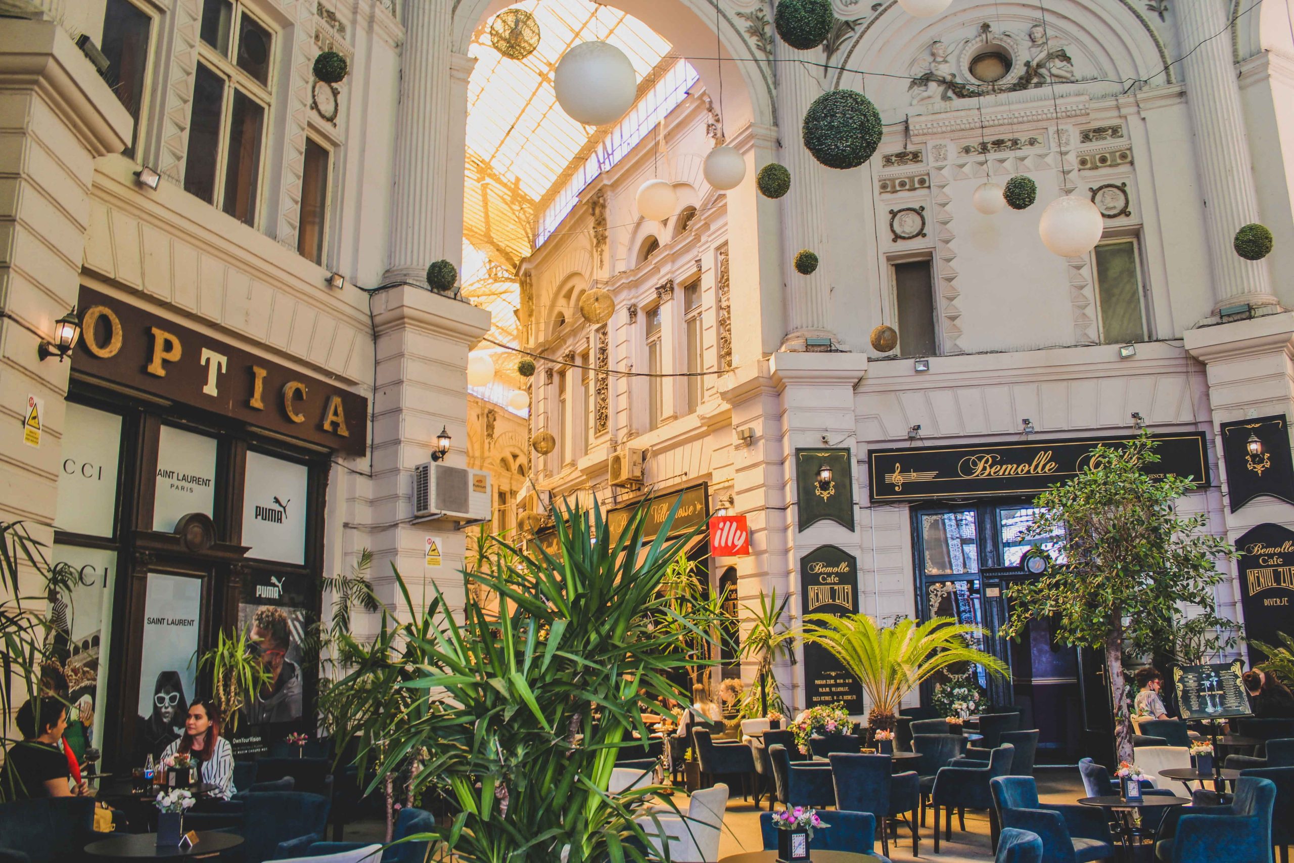 Commercial Loans 1 mall foodcourt